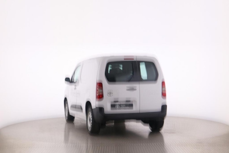 Vehicle image TOYOTA PROACE CITY