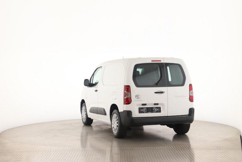 Vehicle image TOYOTA PROACE CITY