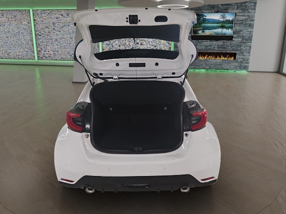 Vehicle image 17 Vehicle image 17