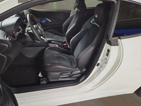 Vehicle image 8 Vehicle image 8