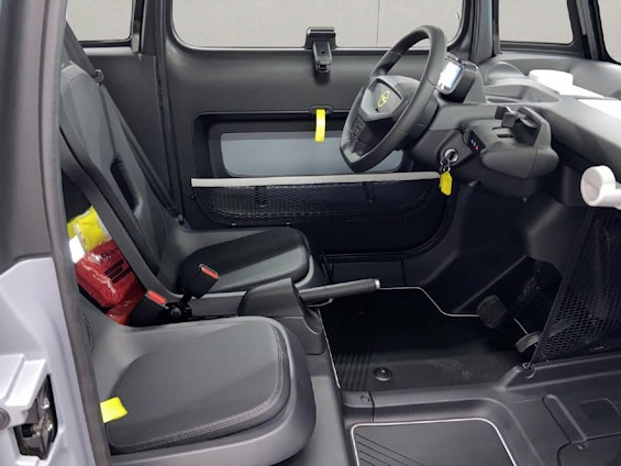 Vehicle image 8
