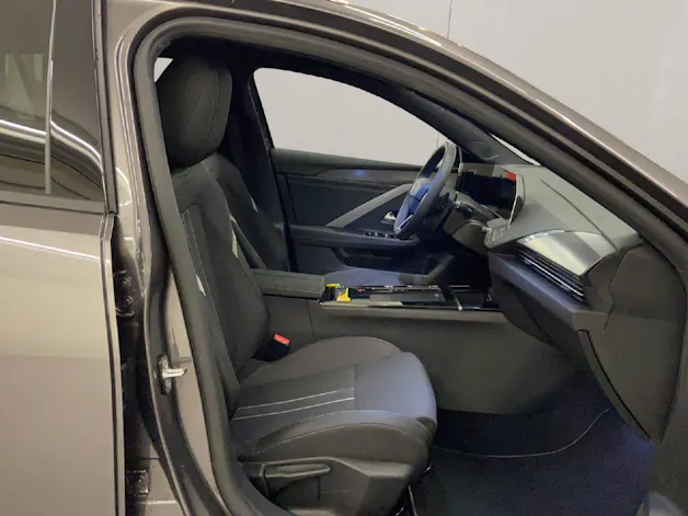 Opel Astra Sports Tourer 1.6 T PHEV Swiss Plus