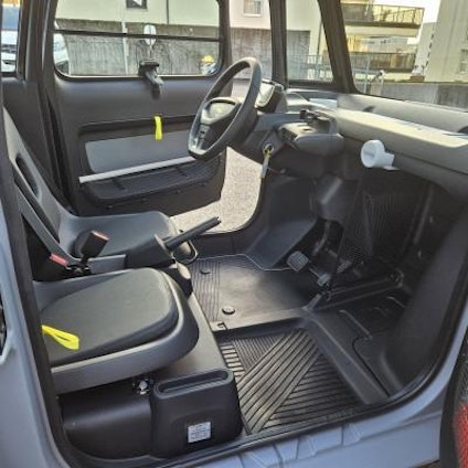 Vehicle image 6 Vehicle image 6