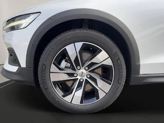 Volvo V60 Cross Country 2.0 B4 Plus AWD