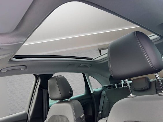 Vehicle image 13 Vehicle image 13