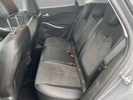 Vehicle image 13 Vehicle image 13