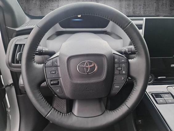 Vehicle image 4 Vehicle image 4