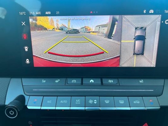 Vehicle image 9 Vehicle image 9