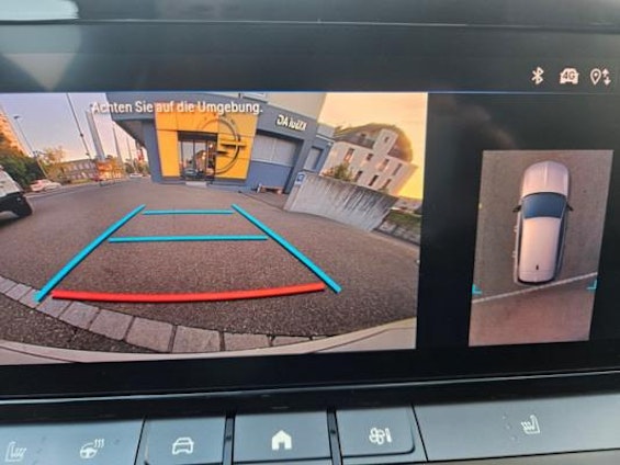 Vehicle image 9 Vehicle image 9