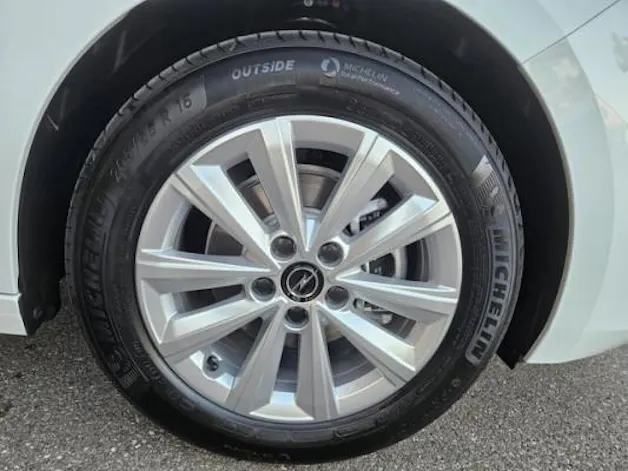 Opel Astra 1.2i Swiss