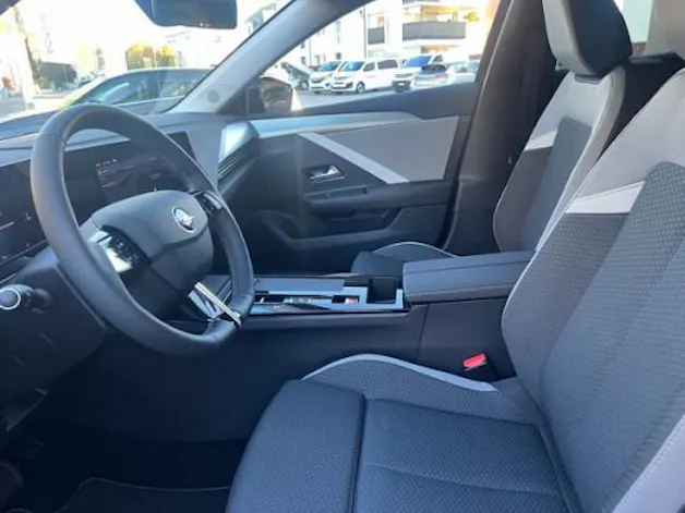Opel Astra 1.2i Turbo Swiss A