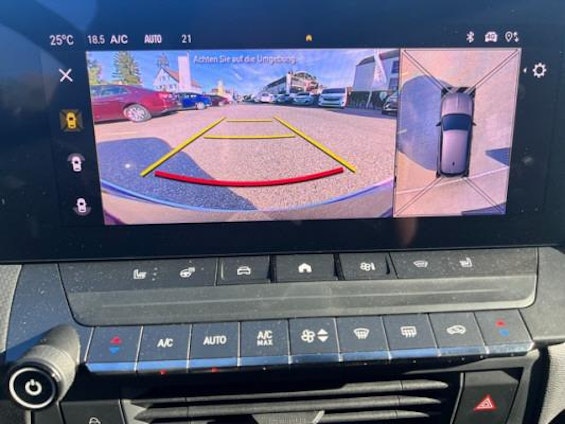 Vehicle image 10 Vehicle image 10