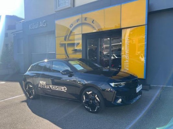 First vehicle image First vehicle image