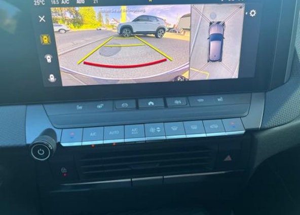 Vehicle image 9 Vehicle image 9