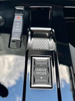 Vehicle image 14 Vehicle image 14