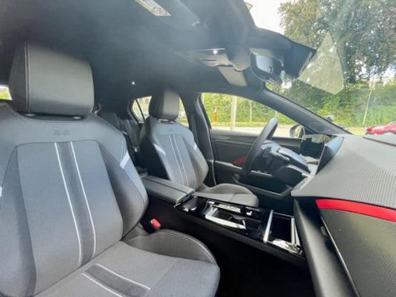 Vehicle image 9 Vehicle image 9