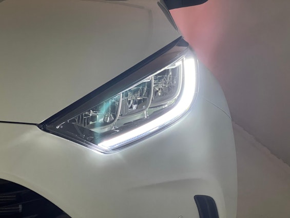 Vehicle image 16 Vehicle image 16