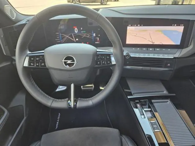 Opel Astra 54kWh Swiss +