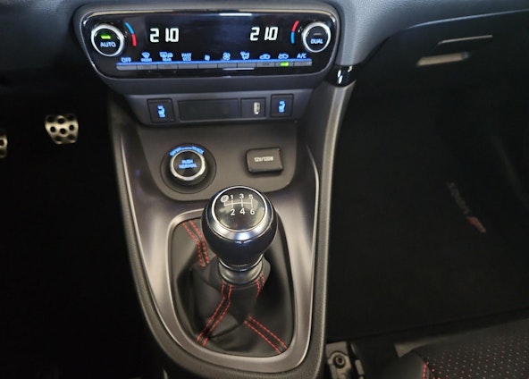 Vehicle image 14 Vehicle image 14