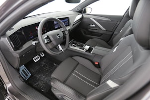 Vehicle image OPEL 1.6 T PHEV GS