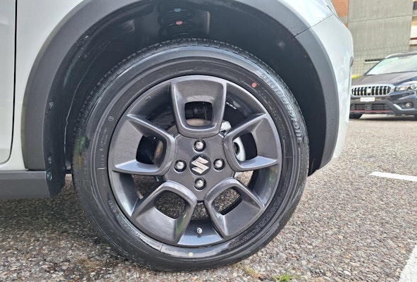 Vehicle image 5