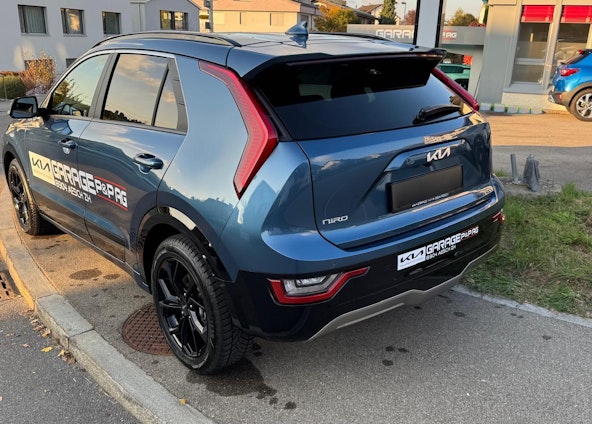 Vehicle image 4 Vehicle image 4