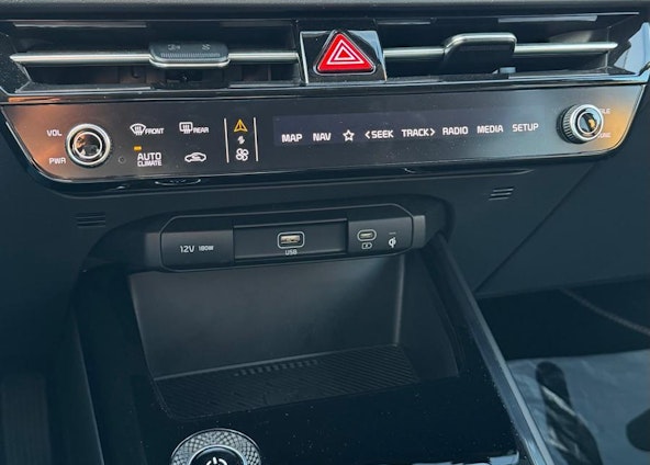 Vehicle image 16 Vehicle image 16