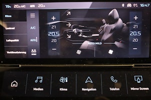 Vehicle image PEUGEOT 308 1.6 PHEV 180 GT