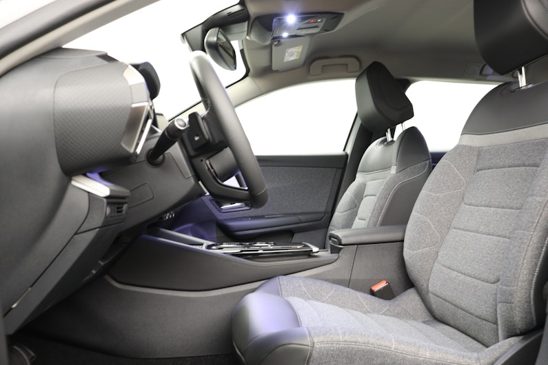 Vehicle image CITROEN C5 X