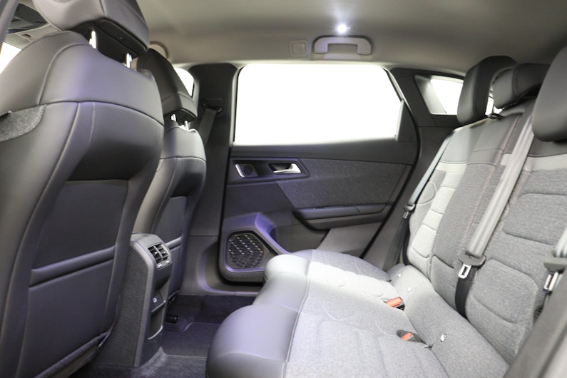 Vehicle image CITROEN C5 X