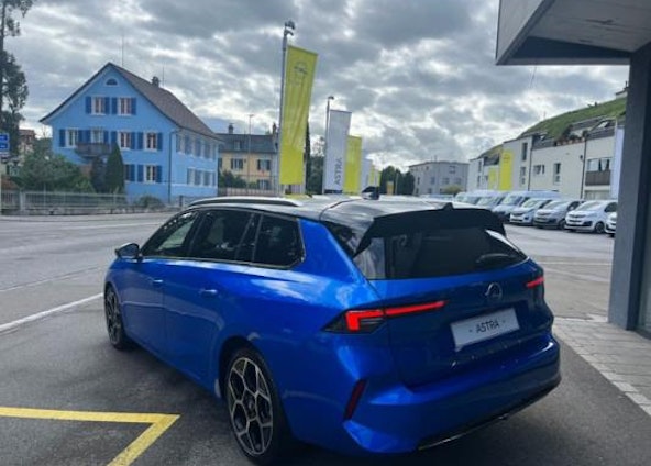 Vehicle image 4 Vehicle image 4