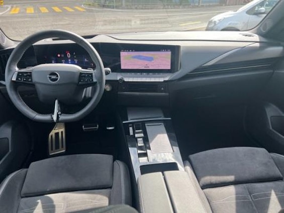 Vehicle image 10 Vehicle image 10