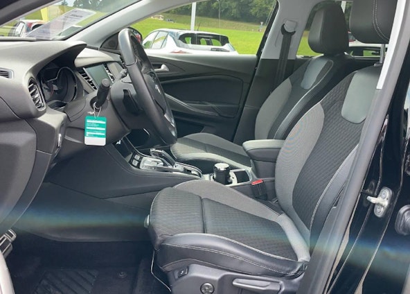 Vehicle image 4 Vehicle image 4