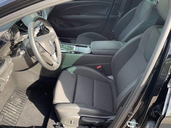 Vehicle image 4 Vehicle image 4