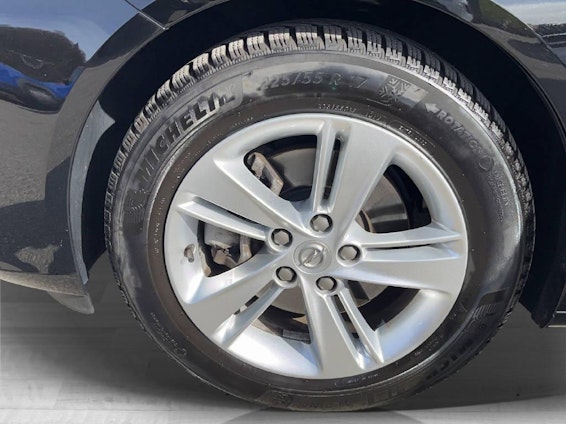 Vehicle image 9 Vehicle image 9