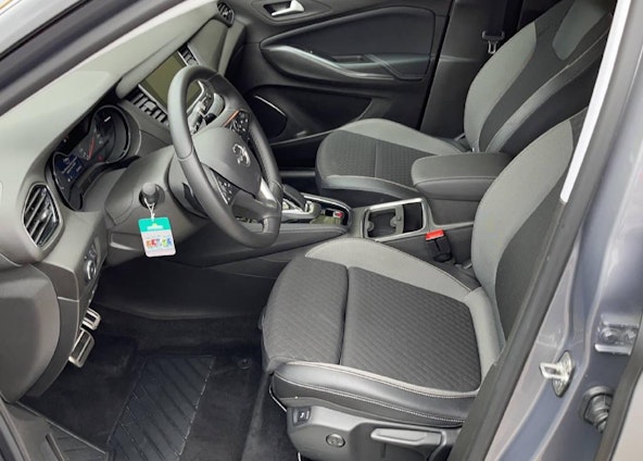 Vehicle image 4 Vehicle image 4