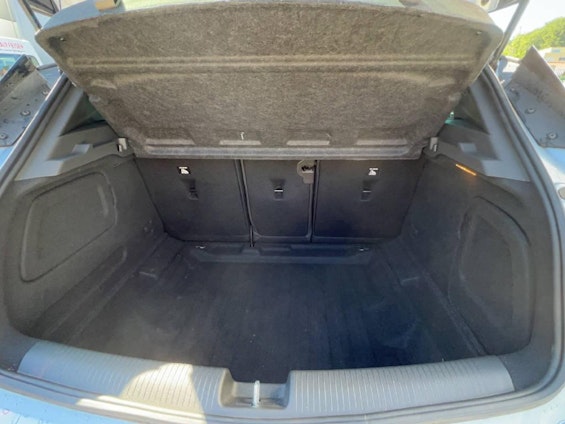 Vehicle image 8 Vehicle image 8