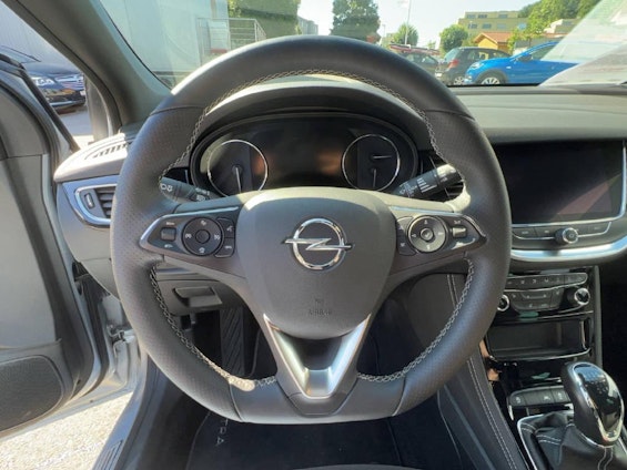 Vehicle image 5 Vehicle image 5