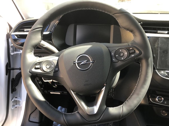 Vehicle image 5 Vehicle image 5