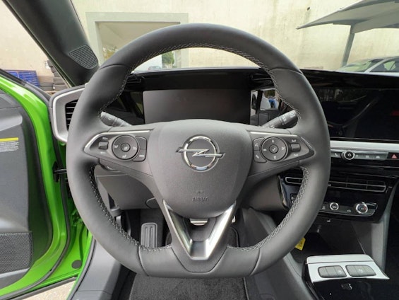 Vehicle image 5 Vehicle image 5