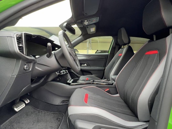 Vehicle image 4 Vehicle image 4