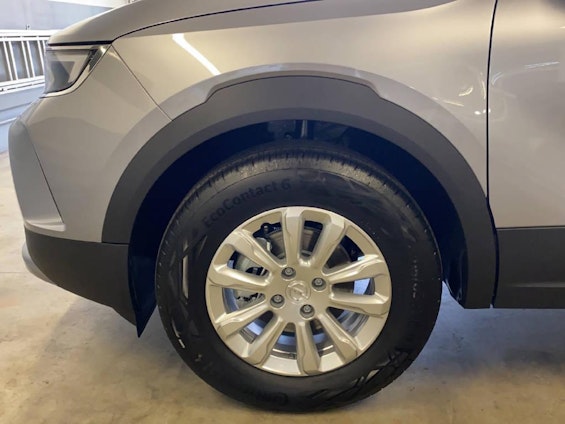 Vehicle image 9 Vehicle image 9