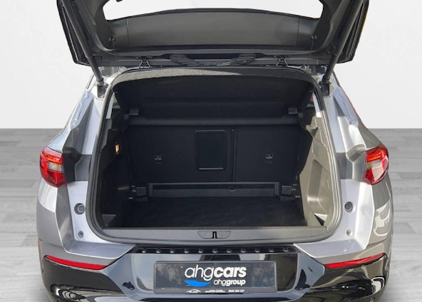 Vehicle image 8 Vehicle image 8