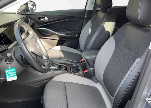 Vehicle image 4 Vehicle image 4