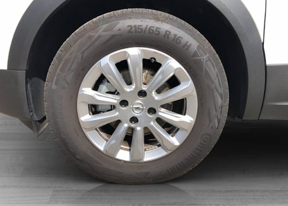 Vehicle image 9 Vehicle image 9