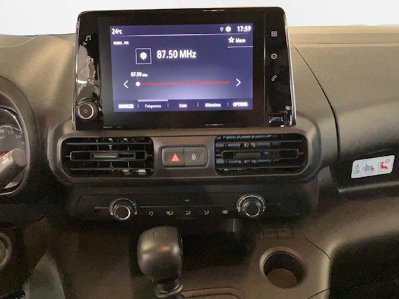 Vehicle image 6 Vehicle image 6