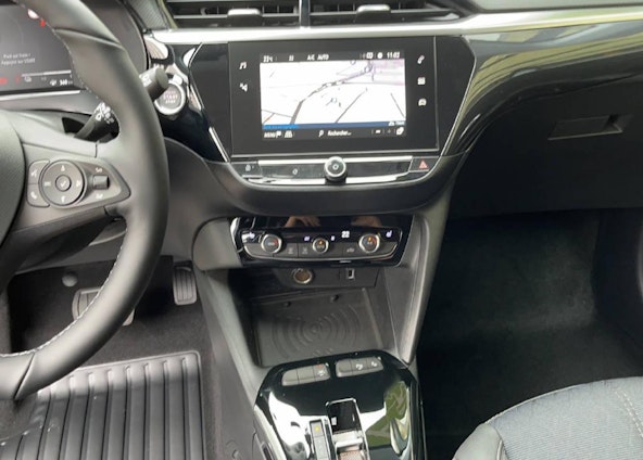 Vehicle image 6 Vehicle image 6