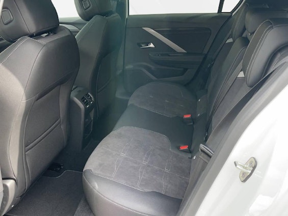 Vehicle image 7 Vehicle image 7