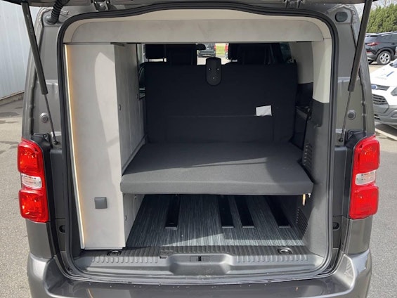 Vehicle image 8 Vehicle image 8