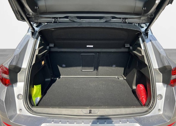 Vehicle image 8 Vehicle image 8